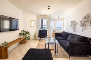 Chic 3BR Apt w Parking on the Beach with Shelter by Sea N' Rent